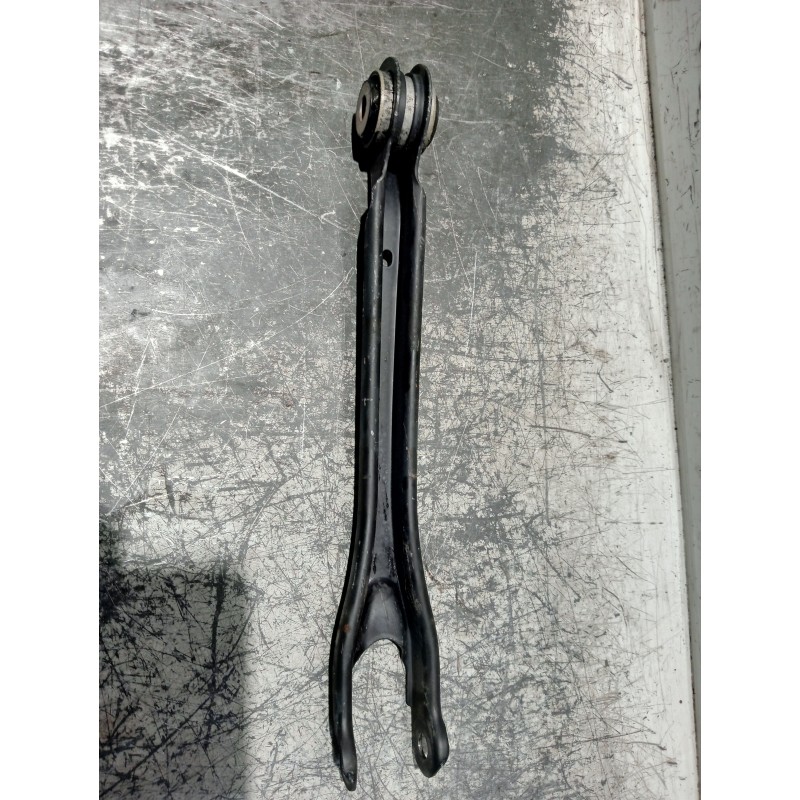 Recambio de brazo suspension inferior trasero izquierdo para mercedes clase c (w205) lim. referencia OEM IAM A2043521205  