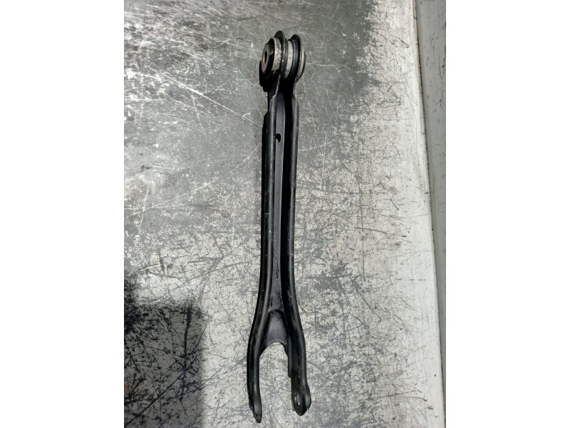Recambio de brazo suspension inferior trasero izquierdo para mercedes clase c (w205) lim. referencia OEM IAM A2043521205  