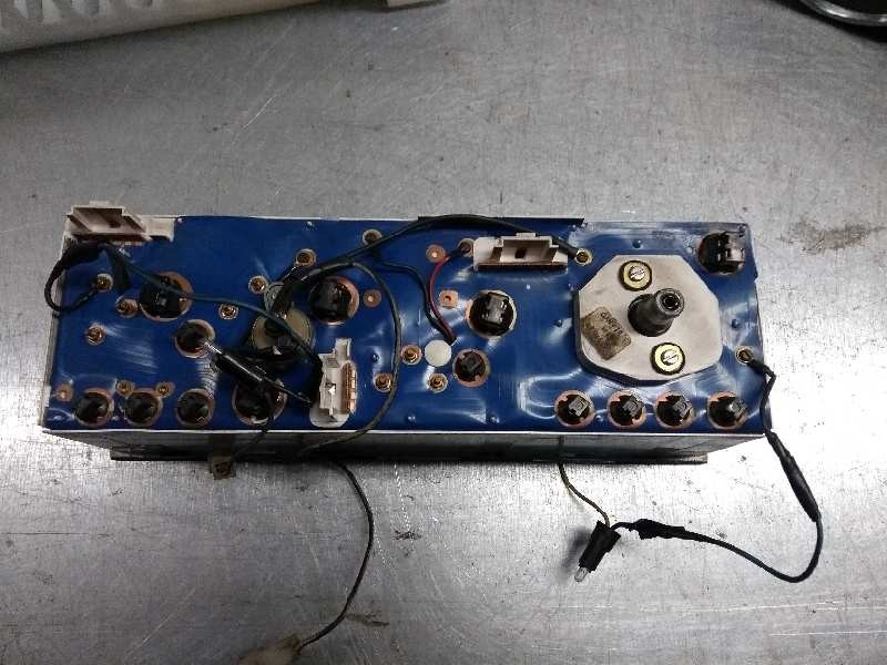 Recambio de cuadro instrumentos para seat 131 2.5 d referencia OEM IAM   
