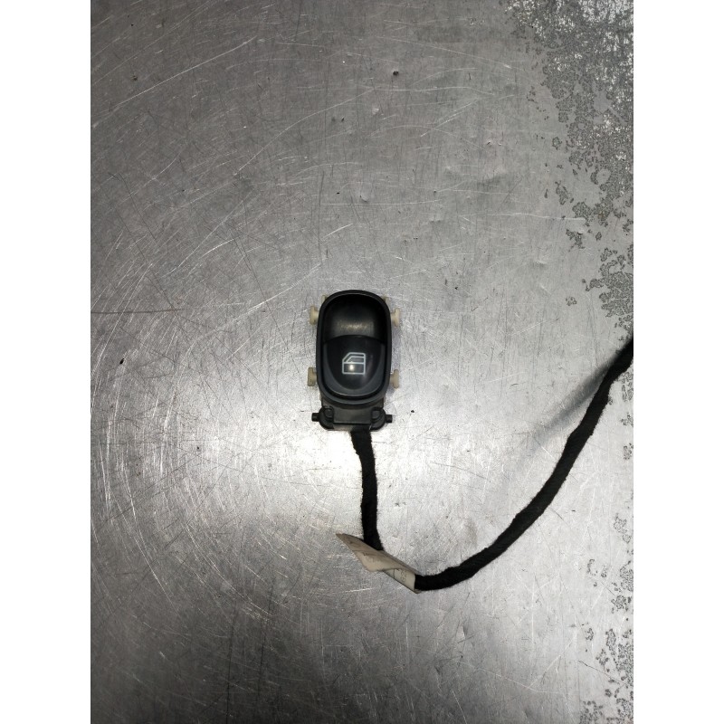 Recambio de mando elevalunas delantero derecho para mercedes clase c (w203) berlina 2.2 cdi cat referencia OEM IAM A2038200210  