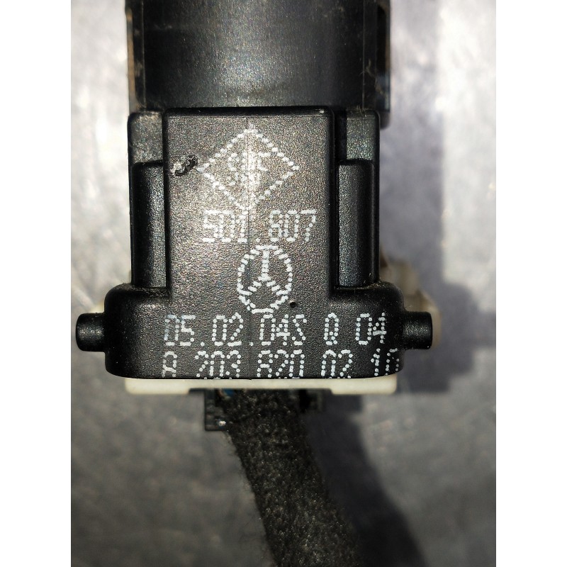 Recambio de mando elevalunas delantero derecho para mercedes clase c (w203) berlina 2.2 cdi cat referencia OEM IAM A2038200210  