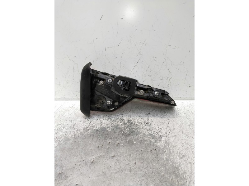 Recambio de piloto trasero derecho interior para audi a4 avant (8w5) sport edition quattro referencia OEM IAM 8W9945094 81210201