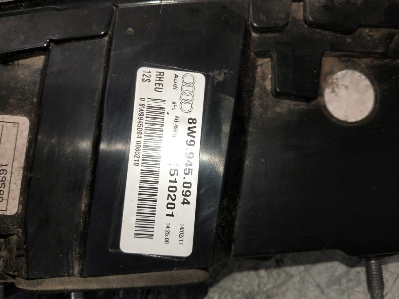 Recambio de piloto trasero derecho interior para audi a4 avant (8w5) sport edition quattro referencia OEM IAM 8W9945094 81210201