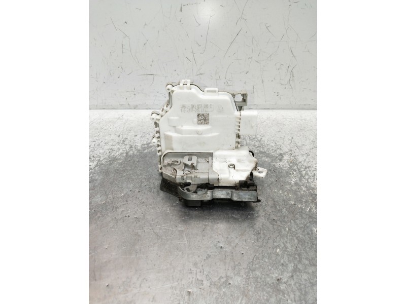 Recambio de motor cierre centralizado delantero derecho para audi a4 avant (8w5) sport edition quattro referencia OEM IAM 8X1837