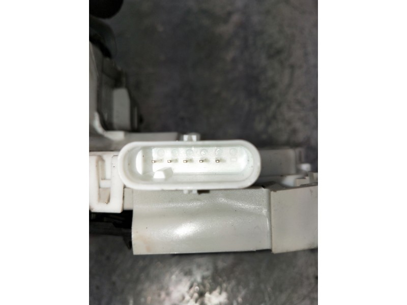 Recambio de motor cierre centralizado delantero derecho para audi a4 avant (8w5) sport edition quattro referencia OEM IAM 8X1837