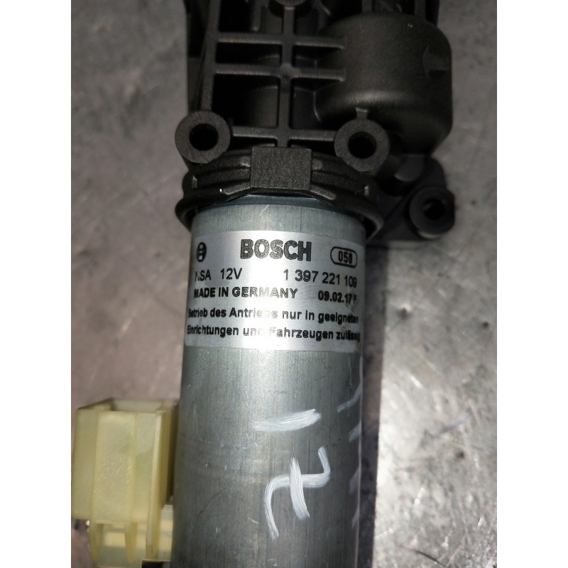 Recambio de motor cierre centralizado porton para audi a4 avant (8w5) sport edition quattro referencia OEM IAM 8W9827851A 139722