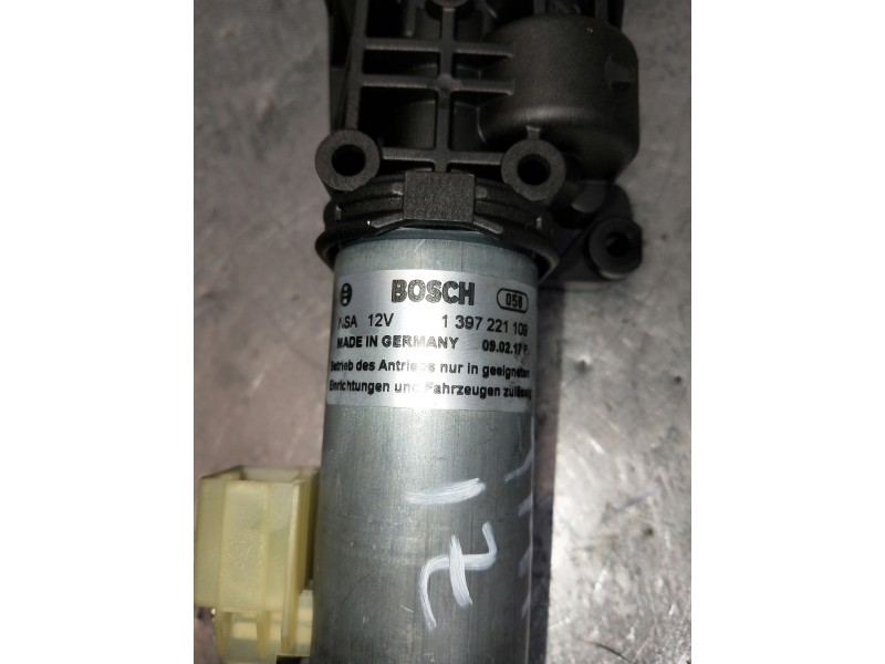 Recambio de motor cierre centralizado porton para audi a4 avant (8w5) sport edition quattro referencia OEM IAM 8W9827851A 139722