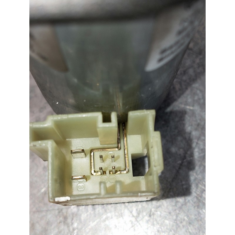 Recambio de motor cierre centralizado porton para audi a4 avant (8w5) sport edition quattro referencia OEM IAM 8W9827851A 139722