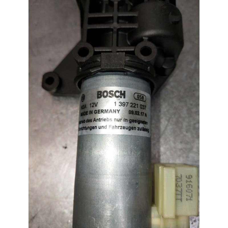 Recambio de motor cierre centralizado porton para audi a4 avant (8w5) sport edition quattro referencia OEM IAM 8W9827852A 139722