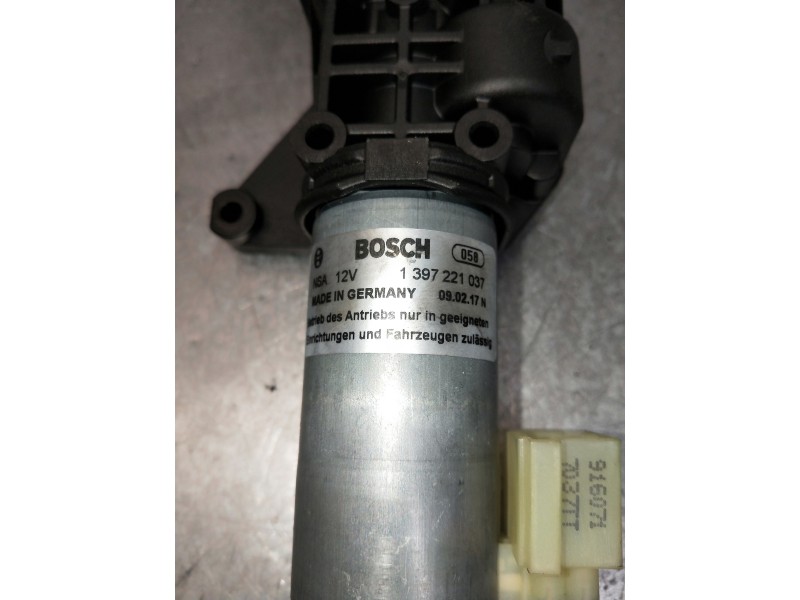 Recambio de motor cierre centralizado porton para audi a4 avant (8w5) sport edition quattro referencia OEM IAM 8W9827852A 139722