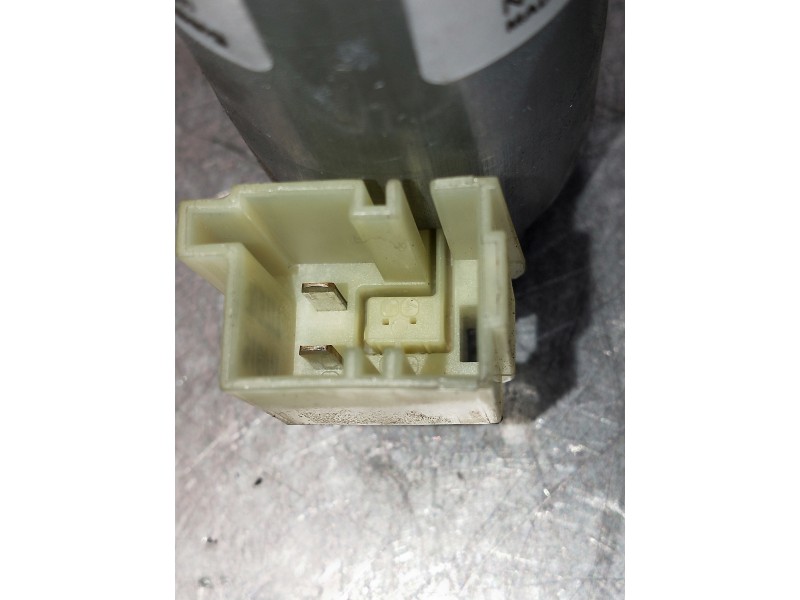 Recambio de motor cierre centralizado porton para audi a4 avant (8w5) sport edition quattro referencia OEM IAM 8W9827852A 139722