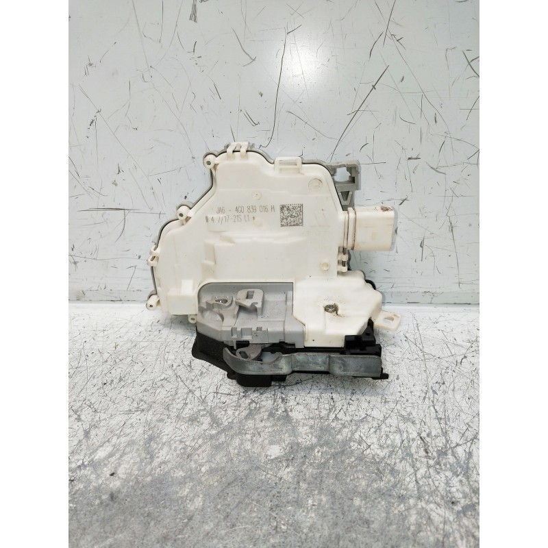 Recambio de motor cierre centralizado trasero derecho para audi a4 avant (8w5) sport edition quattro referencia OEM IAM 4G083901