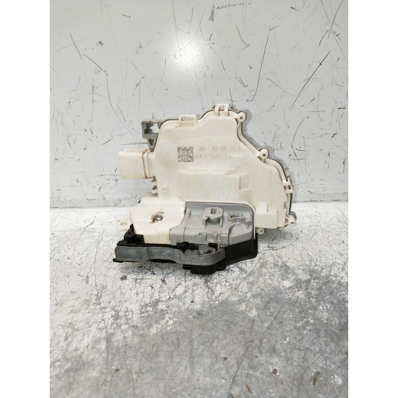 Recambio de motor cierre centralizado trasero izquierdo para audi a4 avant (8w5) sport edition quattro referencia OEM IAM 4G0839