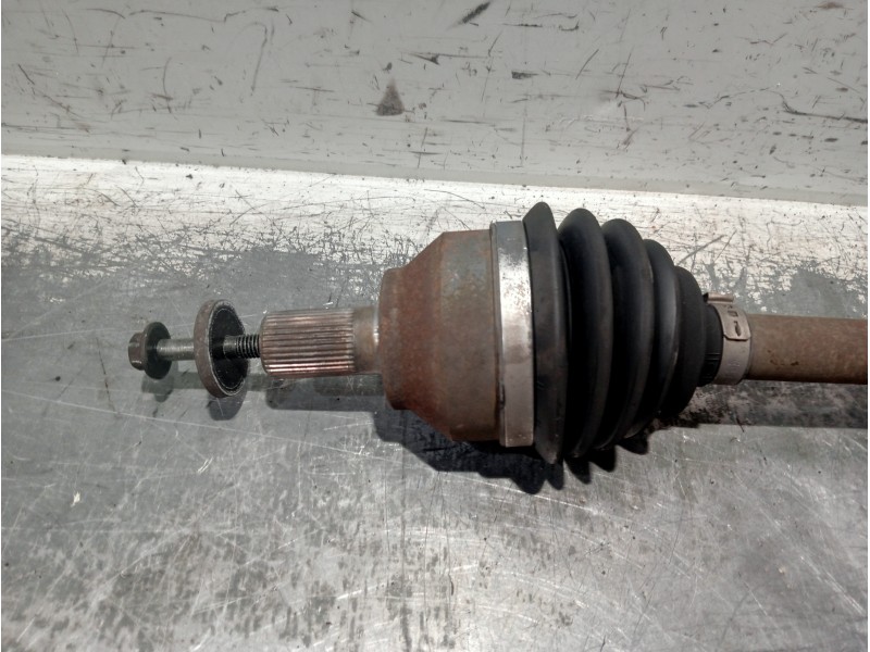 Recambio de transmision delantera izquierda para volvo v50 familiar 1.8 kinetic referencia OEM IAM 30681128  T041105