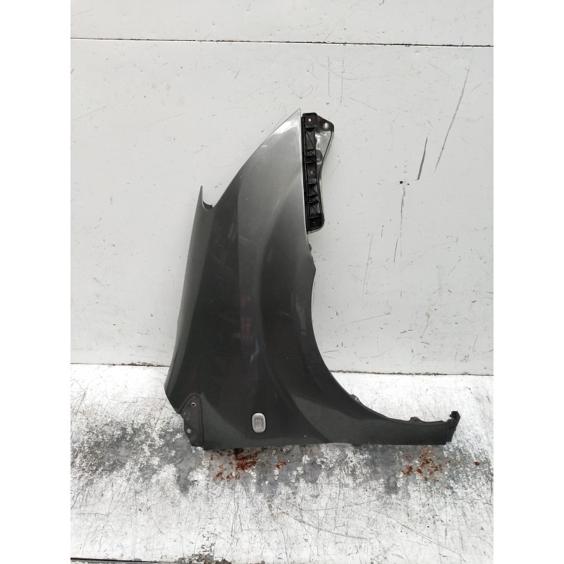 Recambio de aleta delantera derecha para toyota corolla verso (r1) 2.2 turbodiesel cat referencia OEM IAM   