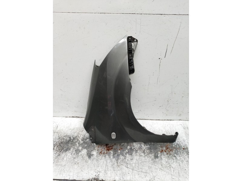 Recambio de aleta delantera derecha para toyota corolla verso (r1) 2.2 turbodiesel cat referencia OEM IAM   