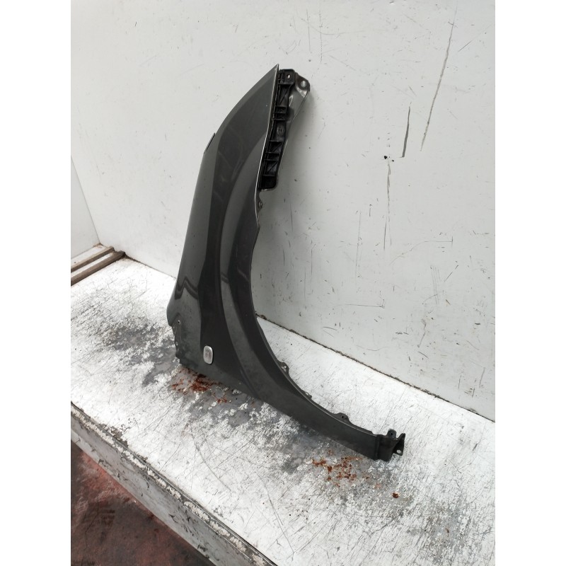 Recambio de aleta delantera derecha para toyota corolla verso (r1) 2.2 turbodiesel cat referencia OEM IAM   