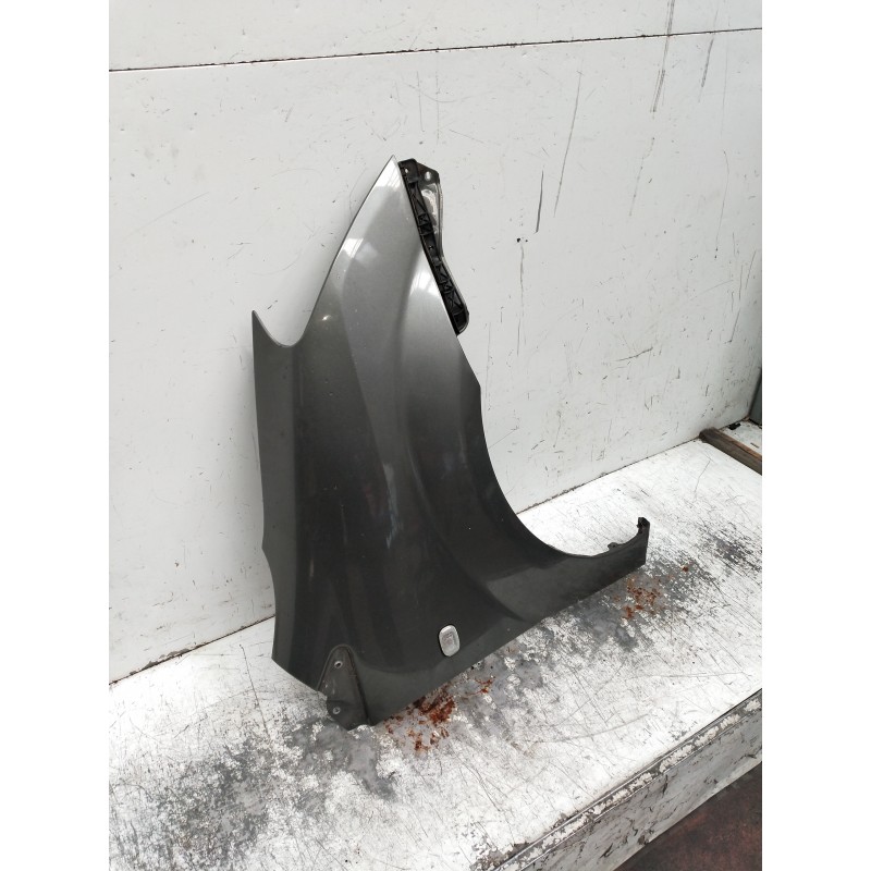 Recambio de aleta delantera derecha para toyota corolla verso (r1) 2.2 turbodiesel cat referencia OEM IAM   