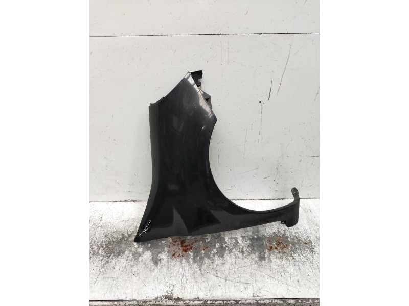 Recambio de aleta delantera derecha para renault modus referencia OEM IAM   