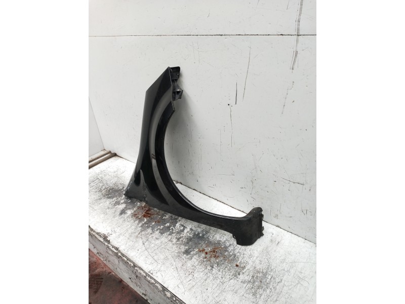 Recambio de aleta delantera derecha para renault modus referencia OEM IAM   