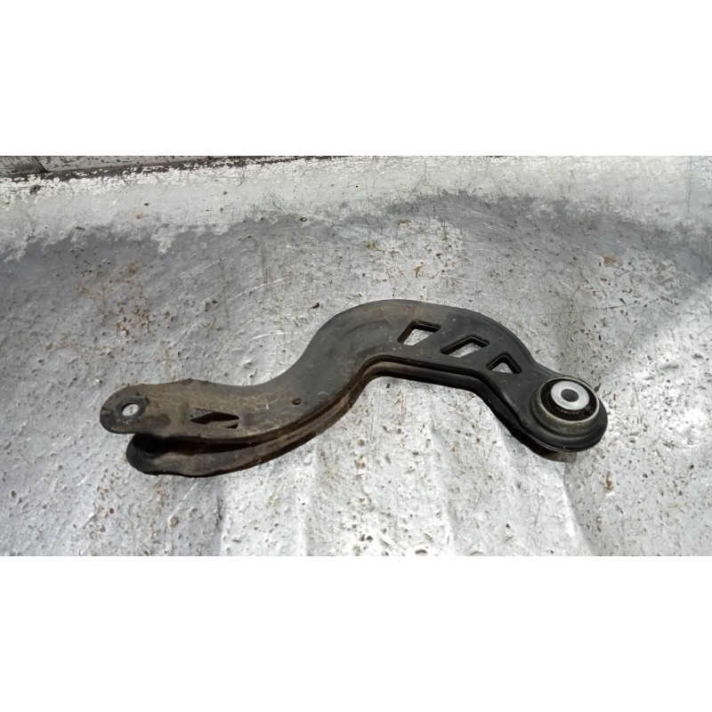 Recambio de brazo suspension superior trasero derecho para mercedes clase b (w246) b 180 cdi be (246.200) referencia OEM IAM A24
