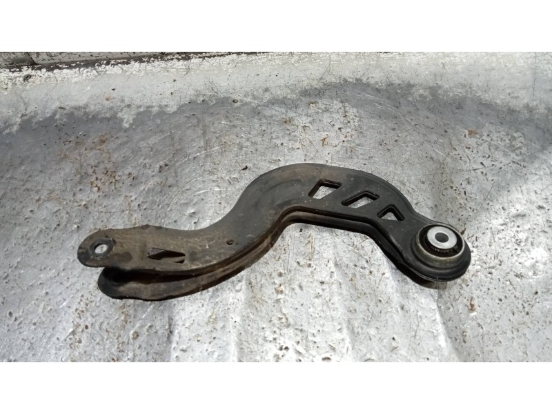 Recambio de brazo suspension superior trasero derecho para mercedes clase b (w246) b 180 cdi be (246.200) referencia OEM IAM A24