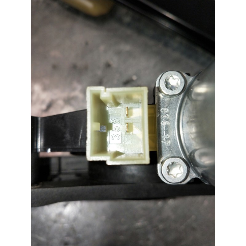 Recambio de elevalunas delantero derecho para audi a4 avant (8w5) sport edition quattro referencia OEM IAM 8W0837462  5P