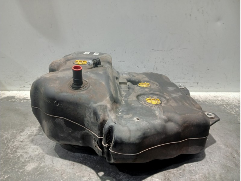 Recambio de deposito combustible para mercedes clase c (w205) lim. referencia OEM IAM A2054706901 15431802 ADBLUE