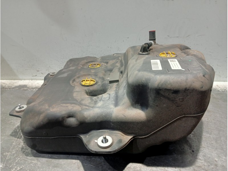 Recambio de deposito combustible para mercedes clase c (w205) lim. referencia OEM IAM A2054706901 15431802 ADBLUE