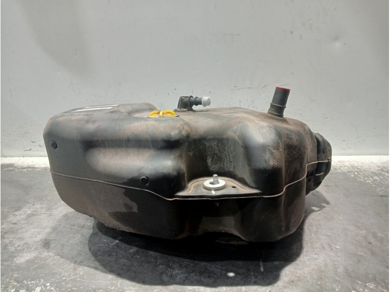 Recambio de deposito combustible para mercedes clase c (w205) lim. referencia OEM IAM A2054706901 15431802 ADBLUE