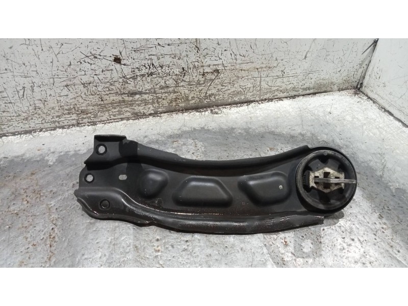 Recambio de brazo suspension superior trasero izquierdo para mercedes clase b (w246) b 180 cdi be (246.200) referencia OEM IAM A