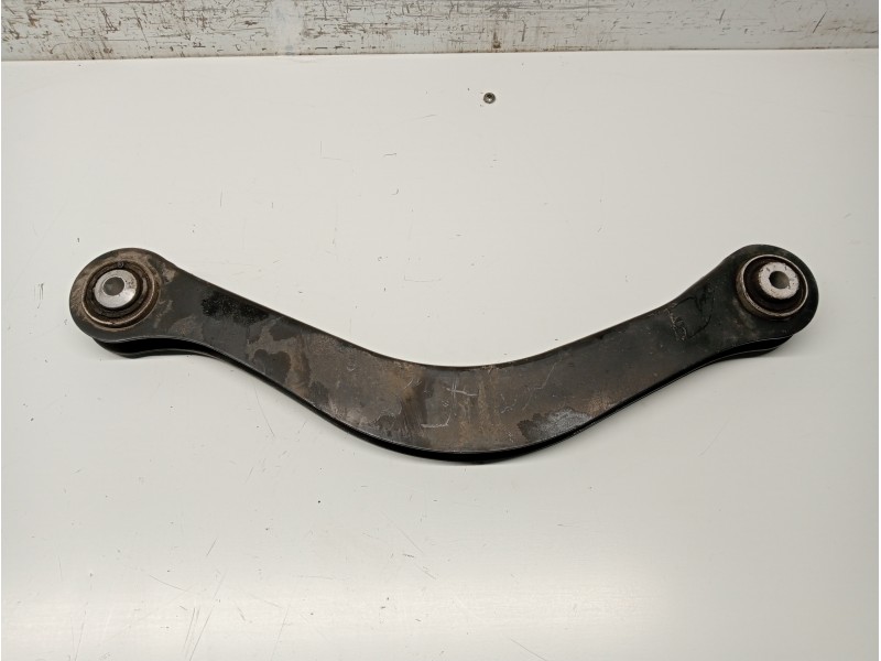 Recambio de brazo suspension superior trasero derecho para audi a4 avant (8w5) sport edition quattro referencia OEM IAM 8W050537