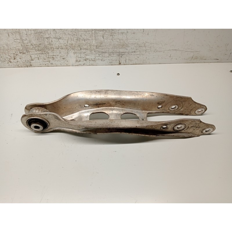Recambio de brazo suspension inferior trasero izquierdo para audi a4 avant (8w5) sport edition quattro referencia OEM IAM 8W0505