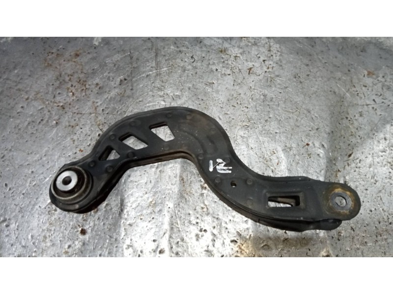 Recambio de brazo suspension superior trasero izquierdo para mercedes clase b (w246) b 180 cdi be (246.200) referencia OEM IAM A
