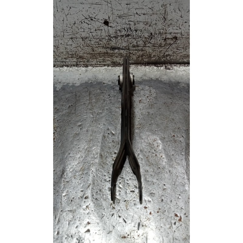 Recambio de brazo suspension superior trasero izquierdo para mercedes clase b (w246) b 180 cdi be (246.200) referencia OEM IAM A