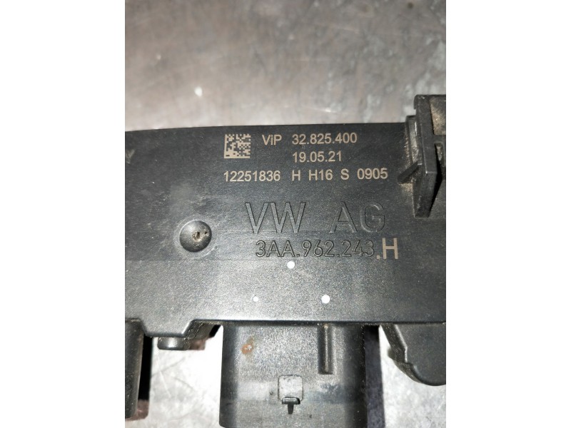 Recambio de modulo electronico para audi a4 avant (8w5) sport edition quattro referencia OEM IAM 32825400 12251836 3AA962243H