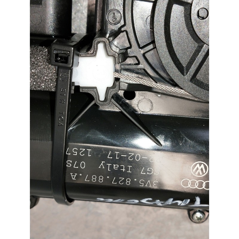 Recambio de motor cierre centralizado porton para audi a4 avant (8w5) sport edition quattro referencia OEM IAM 3V5827887A  5P