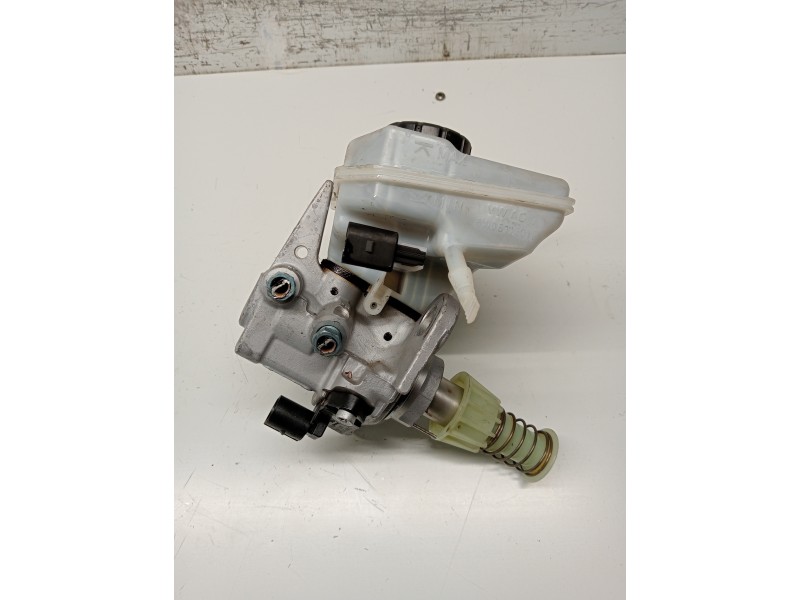 Recambio de bomba freno para audi a4 avant (8w5) sport edition quattro referencia OEM IAM 8W0611301  
