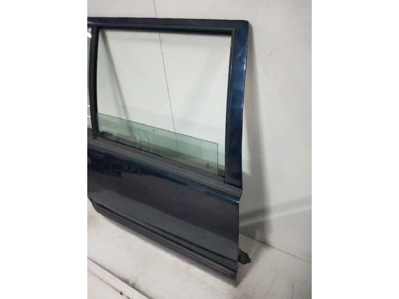 Recambio de puerta trasera derecha para volvo serie 940 berlina/familiar 2.3 gle familiar referencia OEM IAM   