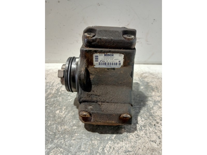 Recambio de bomba inyeccion para opel corsa d cosmo referencia OEM IAM 55198933 0445010138 