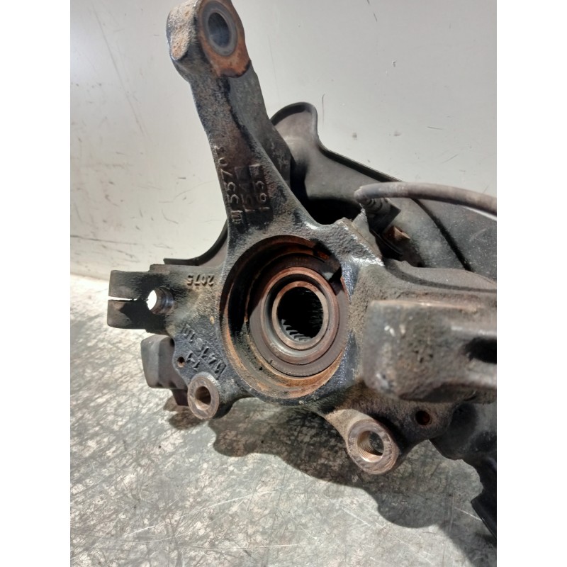 Recambio de mangueta delantera izquierda para opel corsa d cosmo referencia OEM IAM 55703154163 55700932 