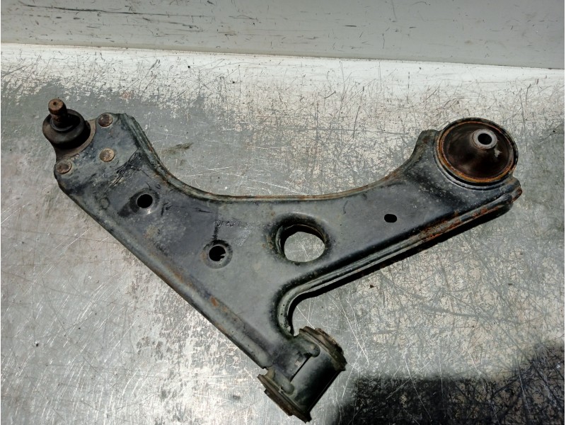 Recambio de brazo suspension inferior delantero derecho para opel corsa d cosmo referencia OEM IAM   