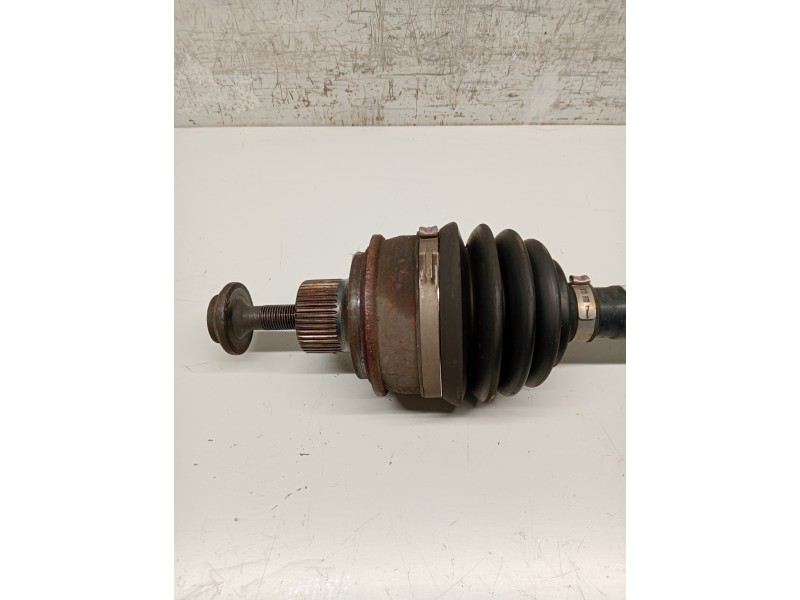 Recambio de transmision delantera izquierda para audi a4 avant (8w5) sport edition quattro referencia OEM IAM 8W0407271E  