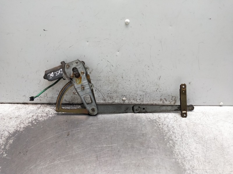 Recambio de elevalunas delantero derecho para ford sierra berlina referencia OEM IAM 0130821083  