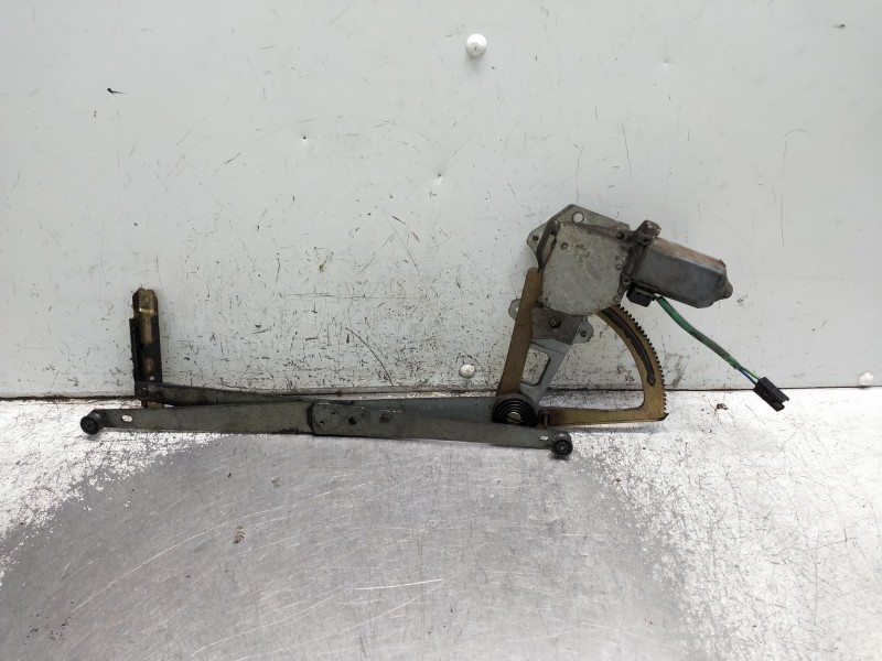 Recambio de elevalunas delantero derecho para ford sierra berlina referencia OEM IAM 0130821083  