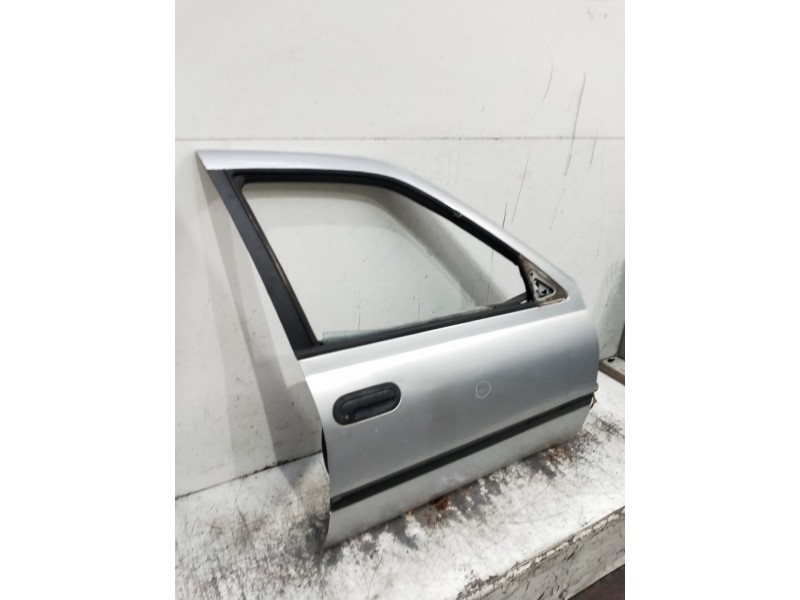 Recambio de puerta delantera derecha para nissan sunny berlina (n14) referencia OEM IAM   4P