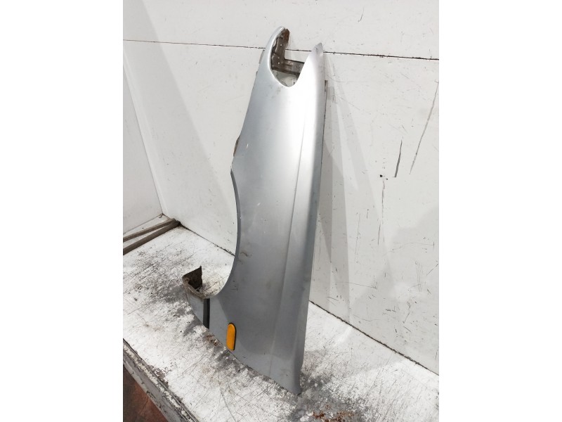 Recambio de aleta delantera izquierda para nissan sunny berlina (n14) referencia OEM IAM   