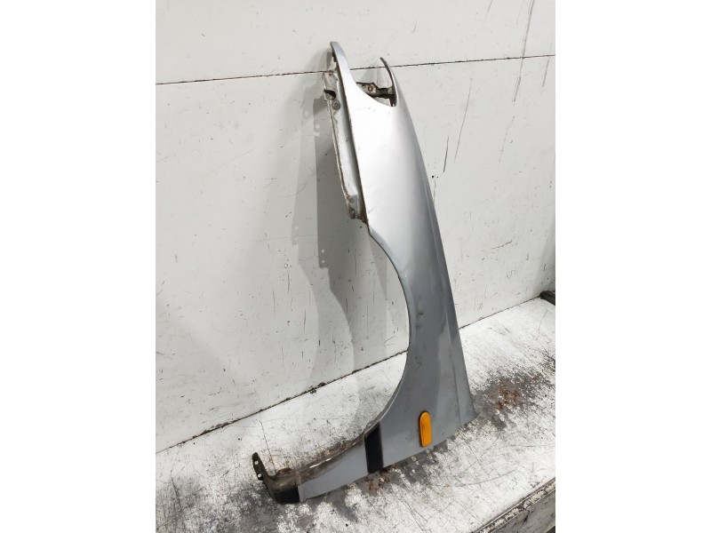 Recambio de aleta delantera izquierda para nissan sunny berlina (n14) referencia OEM IAM   