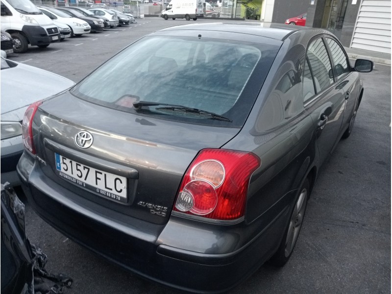toyota avensis berlina (t25) del año 2007