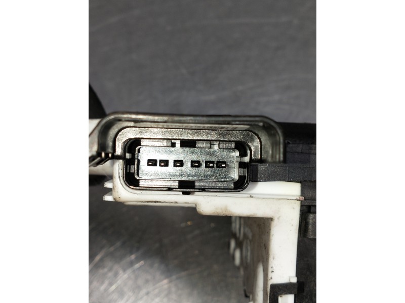 Recambio de motor cierre centralizado trasero derecho para citroen c4 cactus referencia OEM IAM   